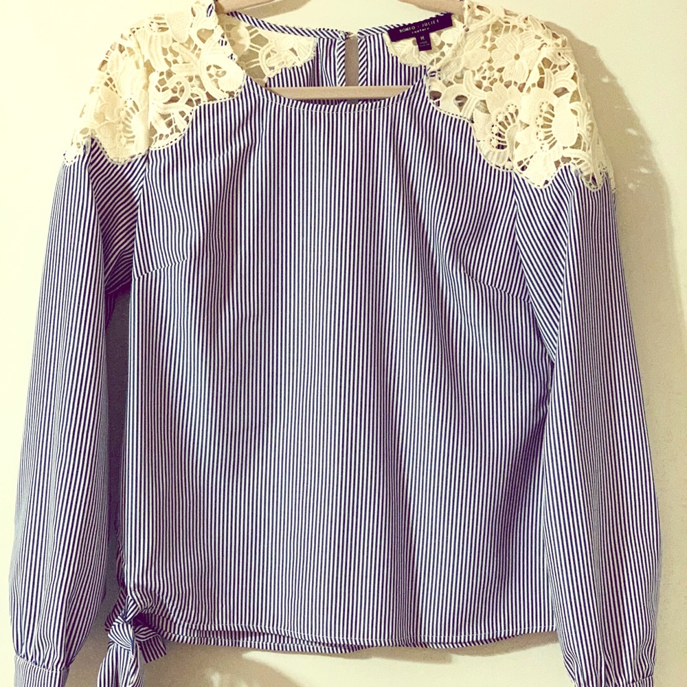 Romeo & Juliet Couture Women’s Blouse Blue Pattern